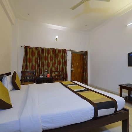Oyo 1159 Hotel Chandra Prakash Udajpur Zewnętrze zdjęcie