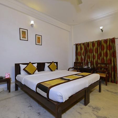 Oyo 1159 Hotel Chandra Prakash Udajpur Zewnętrze zdjęcie