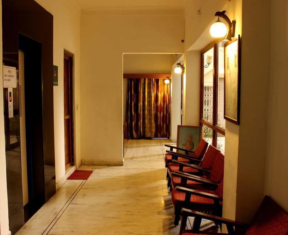 Oyo 1159 Hotel Chandra Prakash Udajpur Zewnętrze zdjęcie