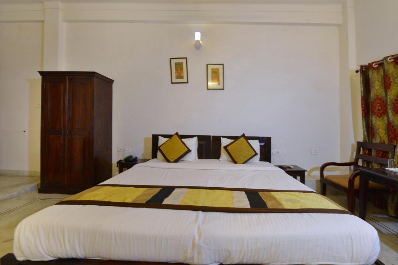 Oyo 1159 Hotel Chandra Prakash Udajpur Zewnętrze zdjęcie