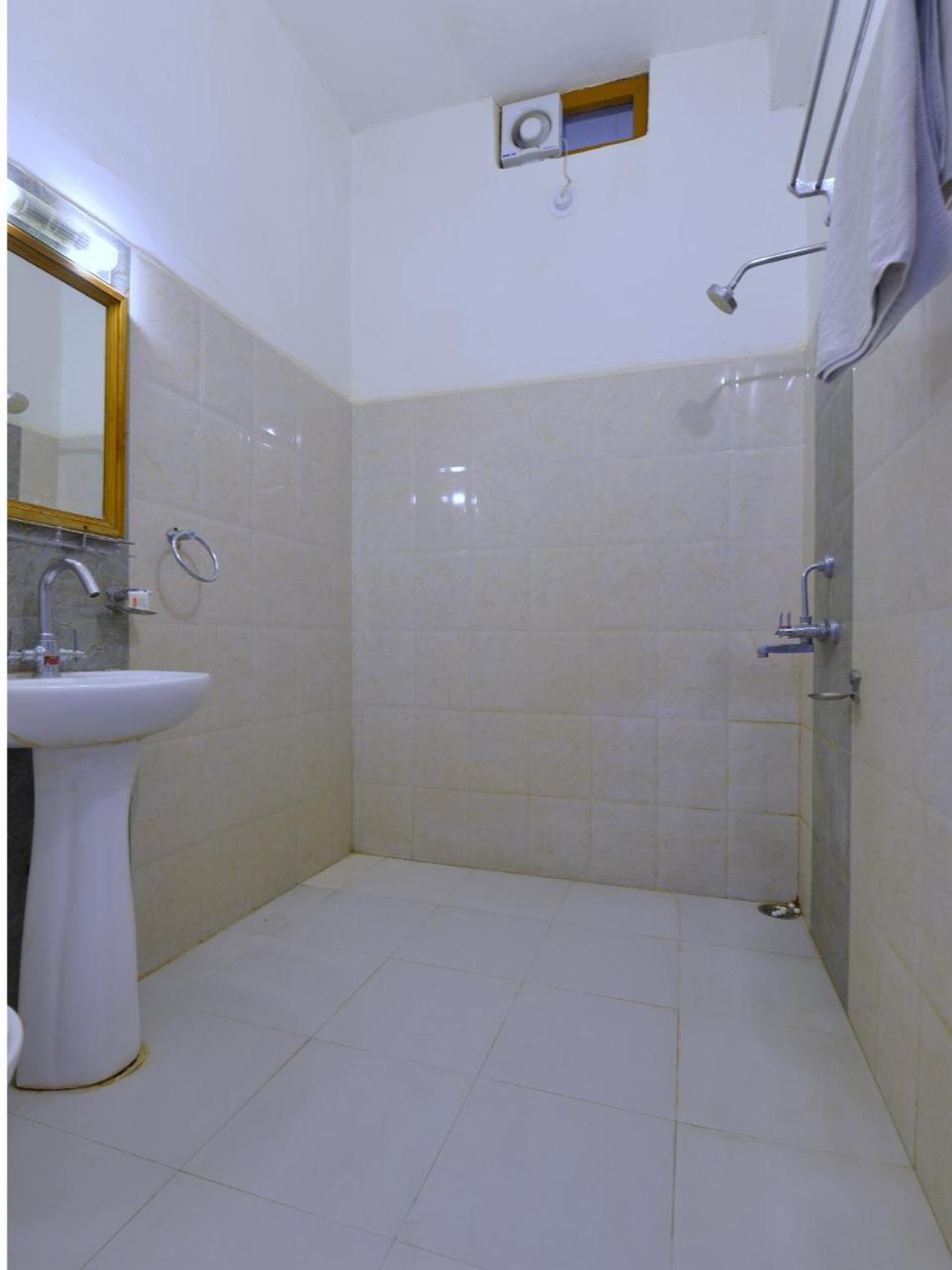 Oyo 1159 Hotel Chandra Prakash Udajpur Zewnętrze zdjęcie