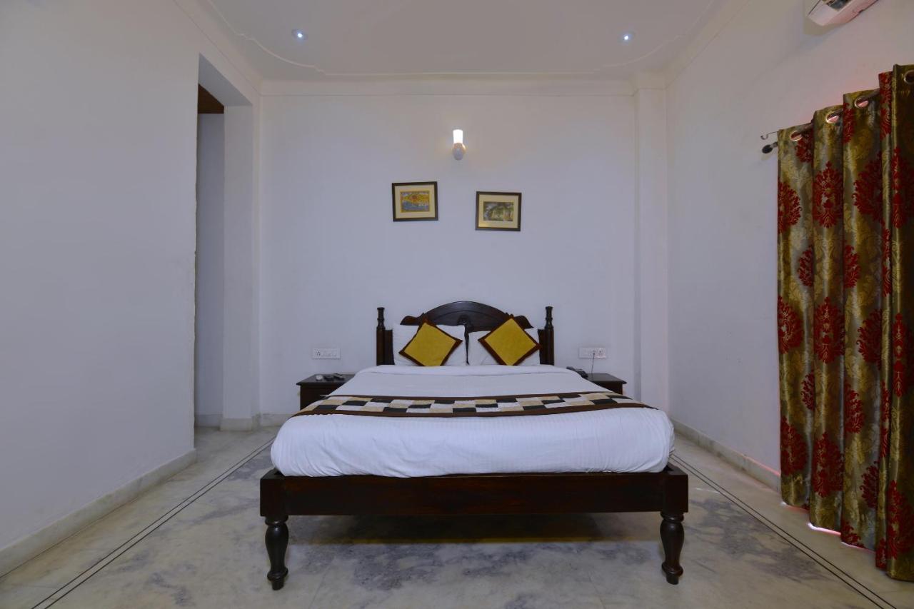 Oyo 1159 Hotel Chandra Prakash Udajpur Zewnętrze zdjęcie